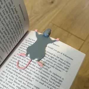 Закладка для книг "Рататуй" серая пластиковая / Необычная закладка в книгу Мышка 3D